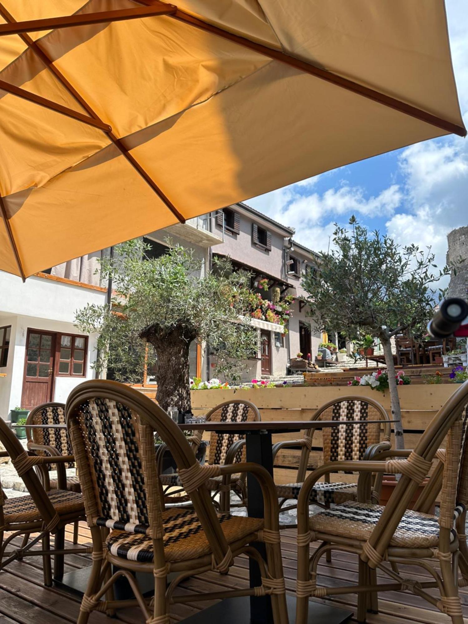 Kula Boutique Hotel Bar Exterior foto